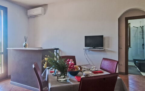 Sondolo: Family Car, Appartement, Luxevoertuig, Mid-Size Car, Parking, Sedan, Compacte Auto, Stadsauto