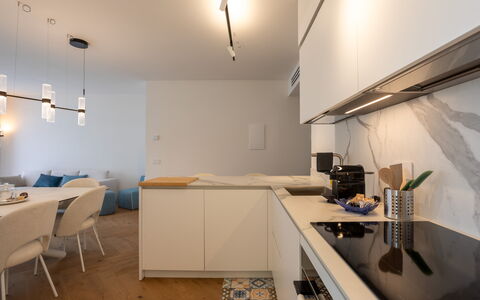 Porto di Luce Luxury, Jacuzzi and Seaview: Interieur Ontwerp, Meubilair, Flooring, Countertop, Keuken, Muur, Lichte Inrichting, Hout, Verdieping, Plafond