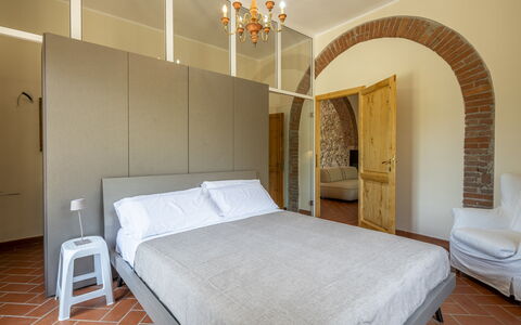 Casale delle Lupe, Campiglia Marittima: Muur, Interieur Ontwerp, Meubilair, Slaapkamer, Flooring, Verdieping, Plafond, Bed, Kamer, Verlichting