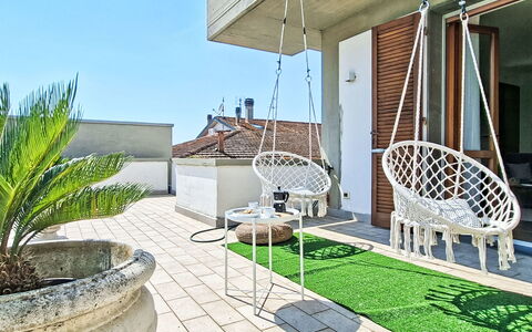 Le 3 Viste: Huis, Appartement, Schaduw, Stoel, Balkon, Kamerplant, Buitenmeubels, Eco Hotel, Villa, Bloempot