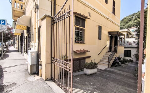 Casa Lelà: Deur, Appartement, Balkon, Trap