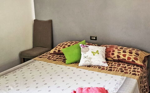 Casa Lulù: Meubilair, Bed, Slaapkamer, Bedding, Laken, Interieur Ontwerp, Linens, Verdieping, Kamer, Textiel