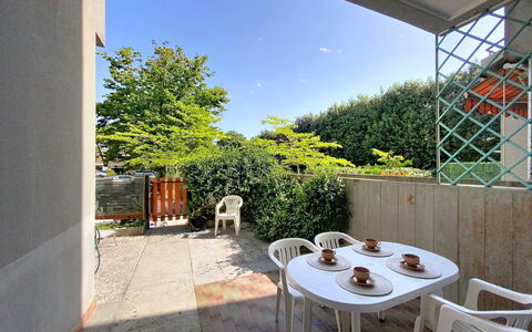 Villaggio Podere San Luigi: Woongebied, Huis, Appartement, Stedelijk Ontwerp, Balkon, Schaduw, Daylighting, Gips
