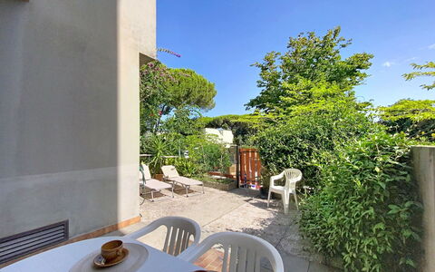 Villaggio Podere San Luigi: Woongebied, Huis, Appartement, Stedelijk Ontwerp, Balkon, Schaduw, Daylighting, Gips