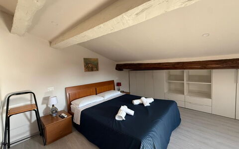 Il Pittore: Interieur Ontwerp, Hout, Meubilair, Slaapkamer, Verdieping, Bed, Flooring, Plafond, Kamer, Laken