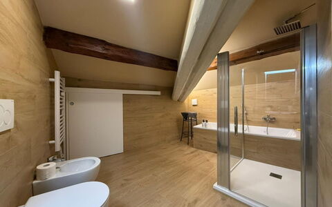 Il Pittore: Flooring, Interieur Ontwerp, Plafond, Verdieping, Loodgieterswerkinrichting, Badkamer, Kamer, Loodgieter, Lichte Inrichting, Tegel