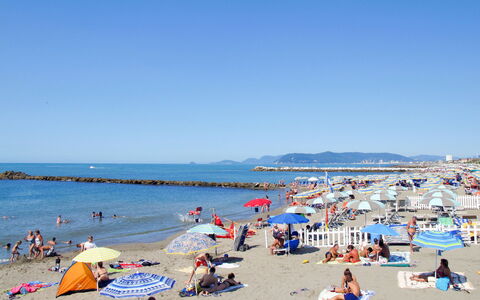 Marina di Massa 651: Zwemwater, Strand, Kust, Kust En Oceanic Landvormen, Zee, Kust, Recreatie, Zomer, Vakantie
