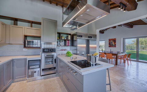 La Calcinaia Country House, Bucine: Keuken, Toestel Van De Keuken, Countertop, Interieur Ontwerp, Meubilair, Major Appliance, Cabinetry, Flooring, Huishoudapparatuur, Plafond