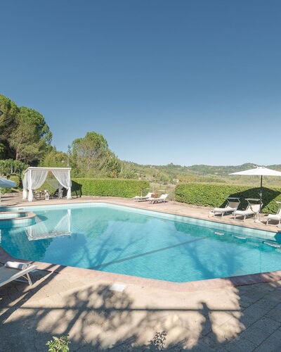 Villa Ginestraio 14: Zwembad, Buitenmeubels, Ligstoel, Toevlucht, Paraplu, Thermae, Eco Hotel, Schaduw, Stoel, Badplaats