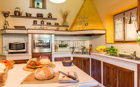 La Casa Dell'Artista 6: Interieur Ontwerp, Meubilair, Keuken, Hout, Countertop, Plafond, Flooring, Cabinetry, Kamer, Verlichting