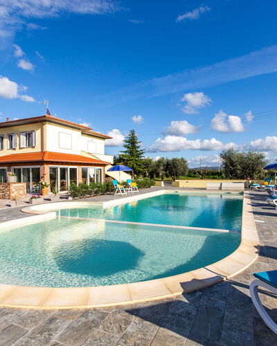Il Nocciolo 12: Zwembad, Toevlucht, Landgoed, Buitenmeubels, Villa, Paraplu, Hotel, Eco Hotel, Landscaping, Badplaats