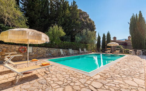 Frantusa 6+2: Zwembad, Toevlucht, Thermae, Eco Hotel, Buitenmeubels, Hotel, Villa, Hacienda, Boutique Hotel