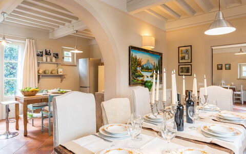Albachiara 8: Meubilair, Interieur Ontwerp, Muur, Stoel, Eetkamer, Tafel, Flooring, Keuken En Eettafel, Plafond, Huis