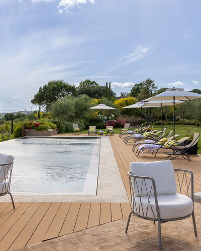 La Fonte di Santa Regina 8: Zwembad, Tuin, Buitenmeubels, Toevlucht, Landgoed, Landscaping, Paraplu, Stoel, Eco Hotel, Schaduw