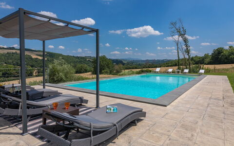 Villa le Fontane 12: Zwembad, Buitenmeubels, Meubilair, Toevlucht, Ligstoel, Stoel, Schaduw, Eco Hotel, Vrije Tijd, Patio