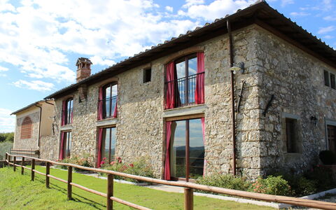 Villa la Poiana 10: Deur, Verblijf, Boerderij, Landgoed, Schuifraam, Werf, Steen, Villa, Kamerplant, Balkon