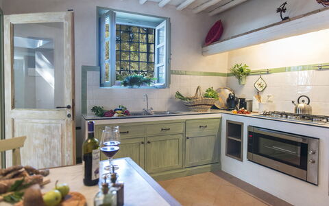 Villa delle Upupe 8: Keuken, Interieur Ontwerp, Meubilair, Flooring, Countertop, Toestel Van De Keuken, Huis, Cabinetry, Major Appliance, Verlichting
