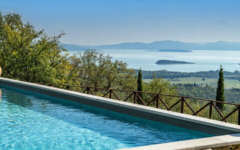 Antiche Pietre 10: Blauw, Water, Zwembad, Bergketen, Eco Hotel, Toevlucht, Schaduw, Ridge, Reservoir, Tropen