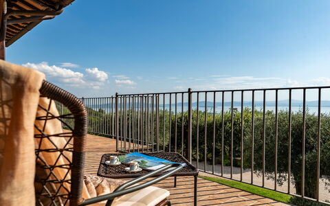 Antiche Pietre 10: Meubilair, Balkon, Stoel, Buitenmeubels, Schaduw, Dek, Beits, Hardwood, Hek, Leuning