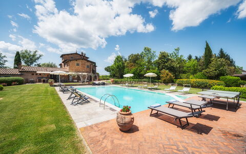 Casale dei Girasoli 14: Zwembad, Landgoed, Toevlucht, Hacienda, Buitenmeubels, Villa, Paraplu, Eco Hotel, Herenhuis, Landscaping