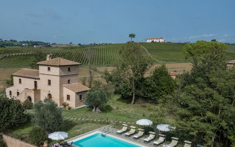 Casale Cinque Valli 8: Landgoed, Villa, Hacienda, Zwembad, Hotel, Herenhuis