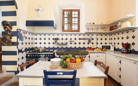 Poggerello 10: Interieur Ontwerp, Flooring, Meubilair, Keuken, Verdieping, Kamer, Verlichting, Huis, Plafond, Keuken En Eettafel