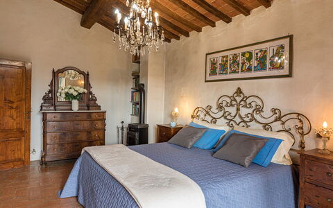 Poderino 6: Meubilair, Muur, Flooring, Interieur Ontwerp, Verdieping, Slaapkamer, Verlichting, Huis, Bed, Bed Frame