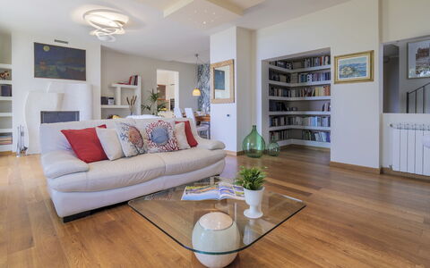 Il Ciliegio sul Lago 6: Meubilair, Interieur Ontwerp, Flooring, Verdieping, Bankstel, Muur, Kamer, Hout, Woonkamer, Plafond
