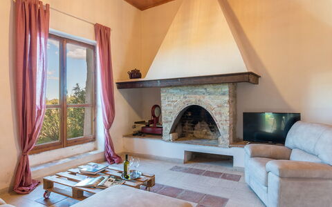Casale Rasa 20+2: Interieur Ontwerp, Flooring, Meubilair, Hout, Verdieping, Plafond, Kamer, Haard, Woonkamer, Stoel