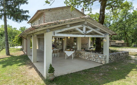 Villa la Corte 6: Hout, Dak, Verblijf, Schaduw, Outdoor Structuur, Tuin, Landgoed, Boerderij, Garden Gebouwen, Landscaping