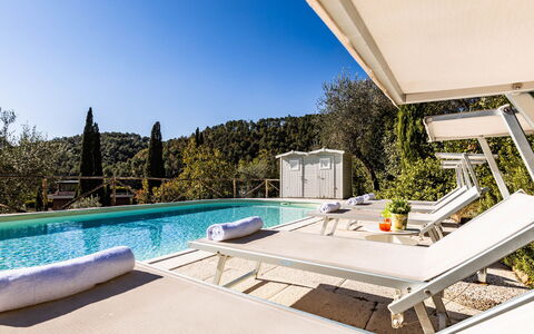 Torre Angelina 10+2: Zwembad, Toevlucht, Huis, Eco Hotel, Buitenmeubels, Hotel, Villa, Landgoed, Ligstoel, Balkon