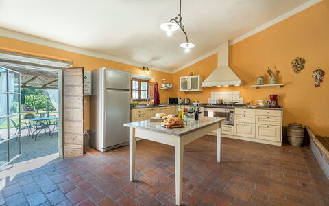 Nonno Fernando 14: Interieur Ontwerp, Meubilair, Flooring, Keuken, Plafond, Countertop, Verdieping, Cabinetry, Kamer, Verlichting