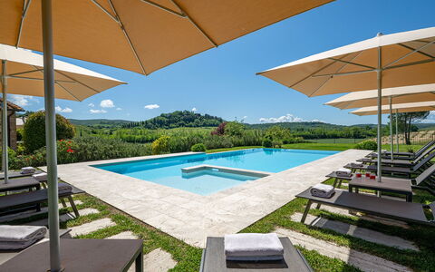 Podere Bellaria 18+2: Bergachtig Landvormen, Zwembad, Heuvel, Berg, Land Lot, Tuin, Toevlucht, Buitenmeubels, Bergketen, Heuvel Station