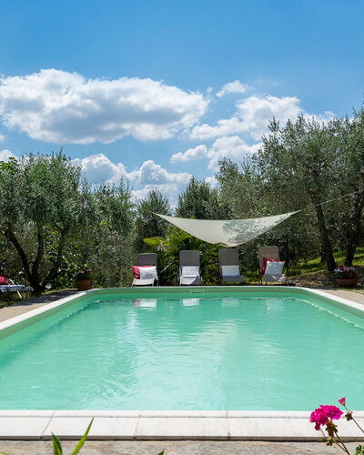 Villa Fiorentini 10: Zwembad, Buitenmeubels, Tuin, Backyard, Stoel, Werf, Landscaping, Toevlucht, Schaduw, Hacienda