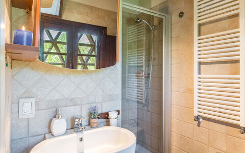 Villa Gino 8+2: Flooring, Interieur Ontwerp, Verdieping, Loodgieterswerkinrichting, Hout, Badkamer, Verlichting, Kamer, Loodgieter, Huis