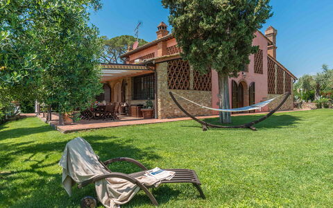 Villa Gino 8+2: Landgoed, Tuin, Hacienda, Boerderij, Gazon, Villa, Werf, Landscaping, Herenhuis, Eco Hotel