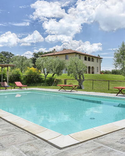 Villa Il Meluccio 12: Zwembad, Meubilair, Buitenmeubels, Landgoed, Toevlucht, Tuin, Hacienda, Schaduw, Stoel, Boerderij