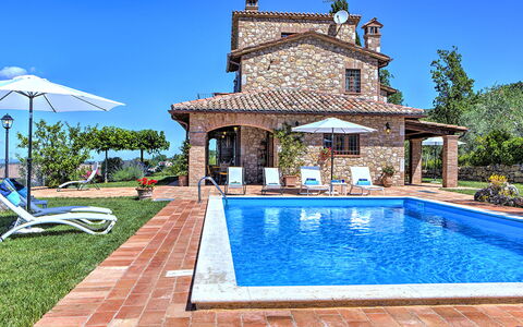 Villa Bella 8: Blauw, Zwembad, Landgoed, Hacienda, Villa, Landscaping, Toevlucht, Boerderij