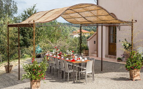 Dimora San Germano 14: Schaduw, Tuin, Outdoor Structuur, Paviljoen, Prieel, Flagstone, Stoel, Pergola, Backyard, Werf