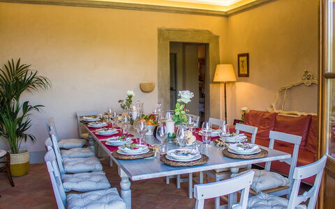 Dimora San Germano 14: Meubilair, Interieur Ontwerp, Tafel, Stoel, Tableware, Textiel, Verlichting, Keuken En Eettafel, Eetkamer, Flooring