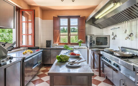 Tenuta Astolfi 12+3: Keuken, Toestel Van De Keuken, Interieur Ontwerp, Countertop, Major Appliance, Flooring, Huis, Meubilair, Fornuis, Verlichting