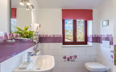 Podere San Ansano 14+2: Loodgieterswerkinrichting, Interieur Ontwerp, Badkamer, Flooring, Kraan, Loodgieter, Wastafel, Roze, Verdieping, Tegel