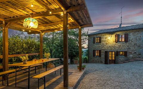 Casa Largnano 6+2: Hout, Huis, Verblijf, Huis, Deur, Veranda, Bloempot, Eco Hotel, Dek, Hardwood