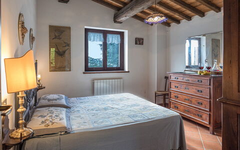 Villa Paola 6: Meubilair, Interieur Ontwerp, Slaapkamer, Bed, Huis, Flooring, Kamer, Verlichting, Laken, Bedding