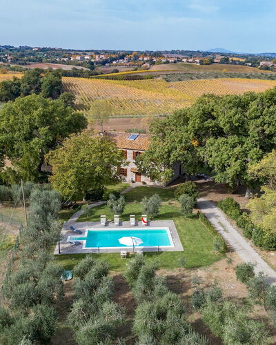 Casale le Tre Querce 8+1: Woongebied, Huis, Landgoed, Huis, Land Lot, Zwembad, Tuin, Plantage, Gazon, Hacienda