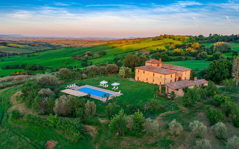 Podere Pratovecchio 14+2: Landgoed, Zwembad, Voedsel, Villa