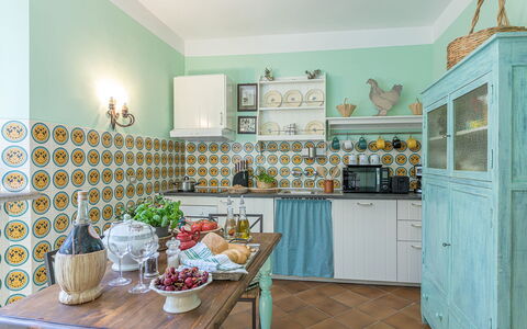 Villa Rinaldi 6: Interieur Ontwerp, Keuken, Flooring, Meubilair, Cabinetry, Countertop, Verdieping, Kamer, Verlichting, Huis