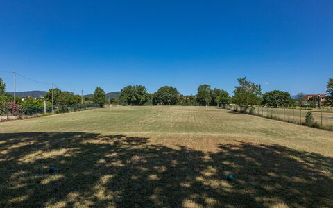 Villa Mimmina 8: Blauw, Lucht, Dag, Natuurlijke Omgeving, Gras, Plain, Grasland, Horizon, Land Lot, Veld
