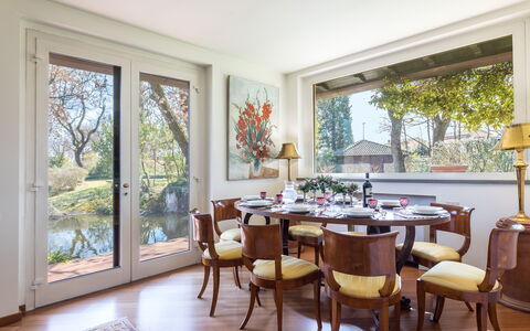 Villa Mimmina 8: Meubilair, Interieur Ontwerp, Eetkamer, Stoel, Tafel, Flooring, Keuken En Eettafel, Hout, Verdieping, Plafond