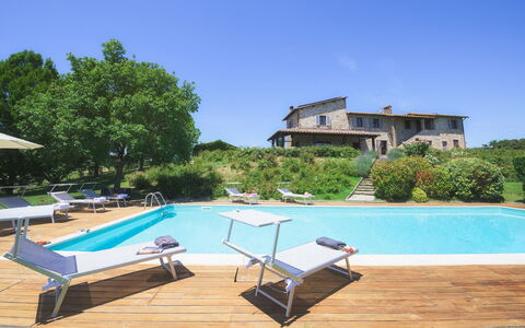 La Panoramica 8: Zwembad, Toevlucht, Woongebied, Landgoed, Menselijke Nederzetting, Boerderij, Villa, Hacienda, Buitenmeubels, Eco Hotel
